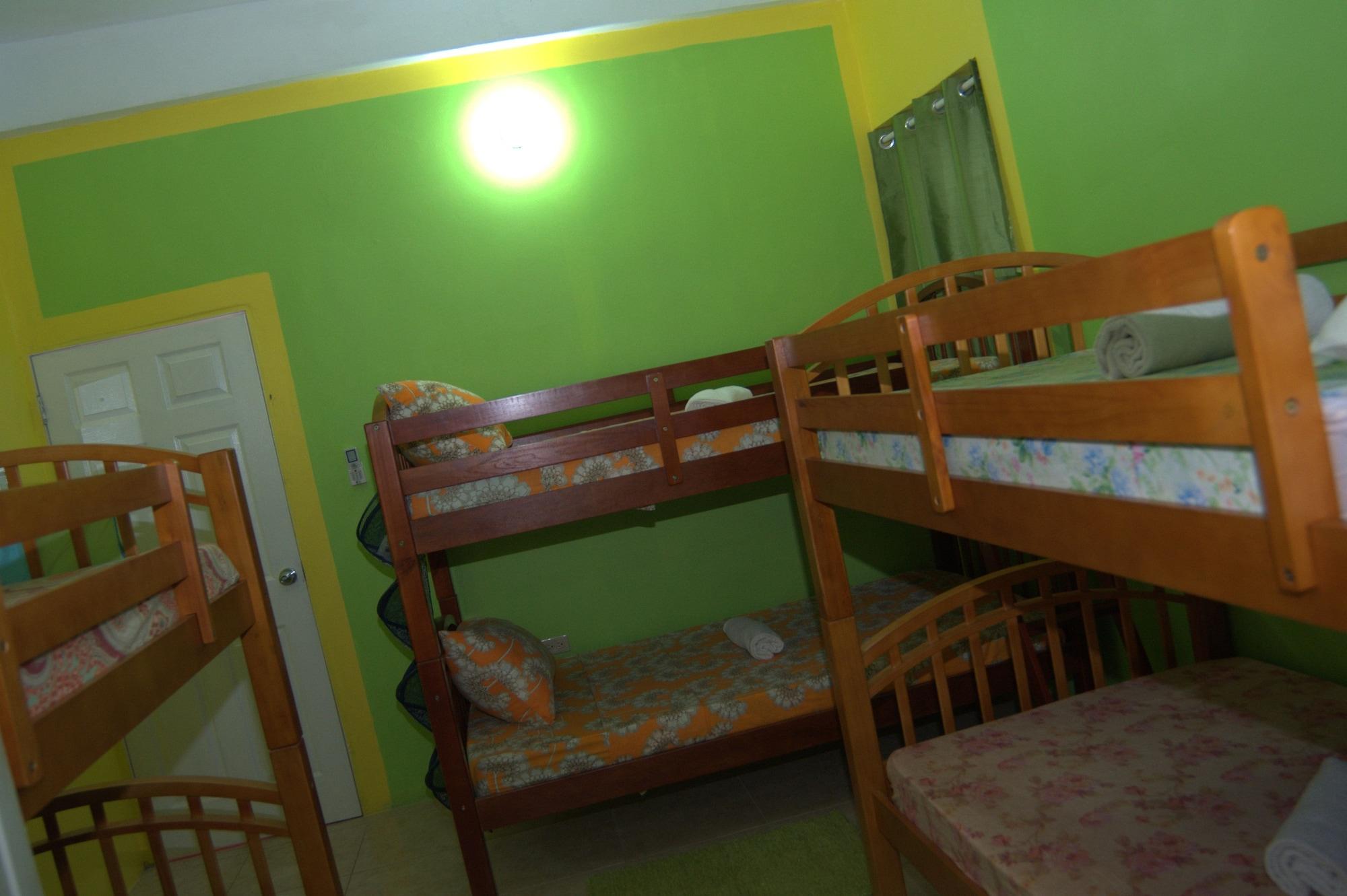 Fish Tobago Guesthouse Buccoo Екстер'єр фото