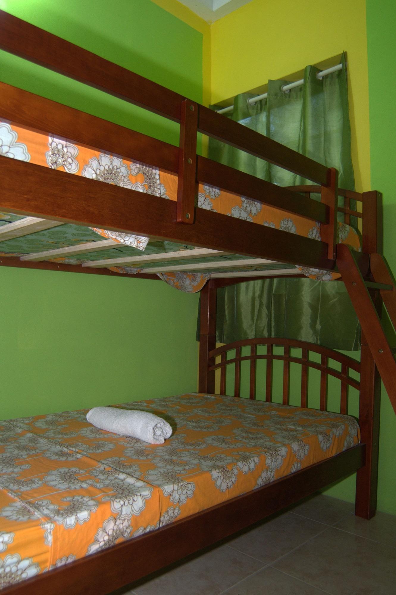 Fish Tobago Guesthouse Buccoo Екстер'єр фото