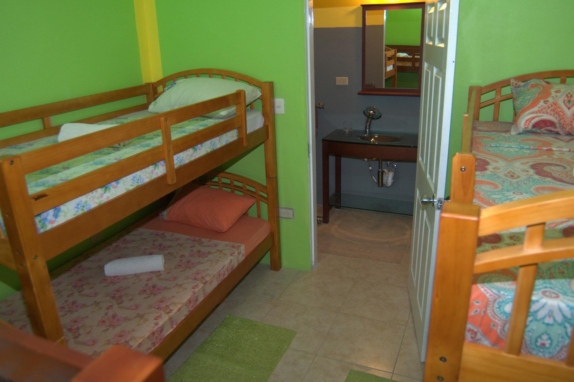 Fish Tobago Guesthouse Buccoo Екстер'єр фото