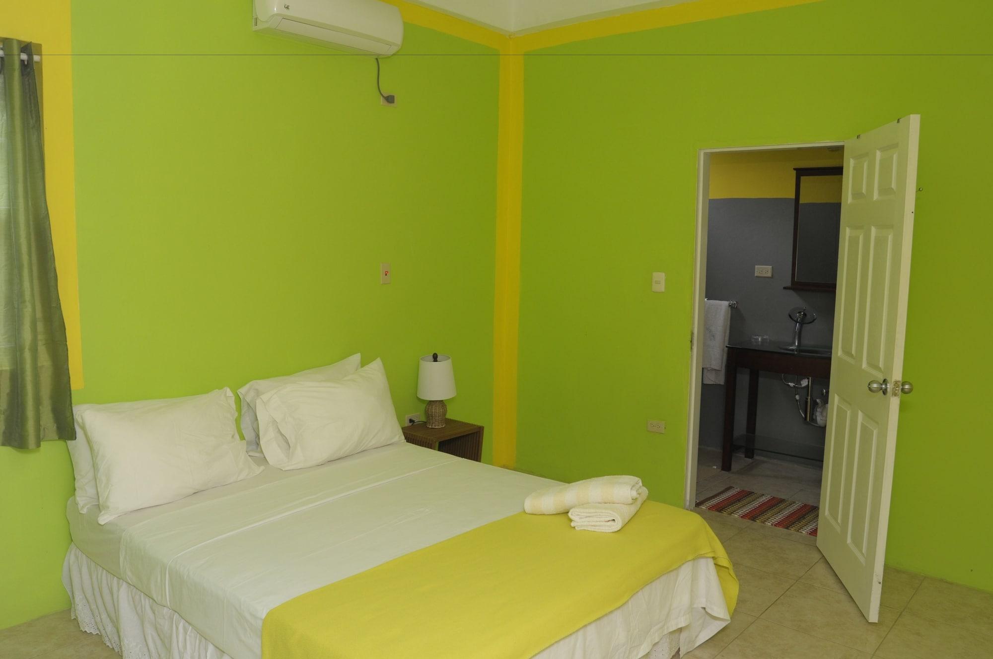 Fish Tobago Guesthouse Buccoo Екстер'єр фото