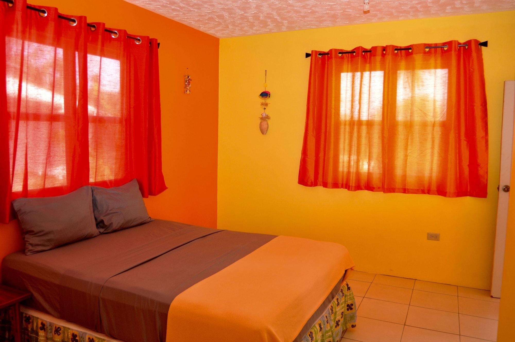 Fish Tobago Guesthouse Buccoo Екстер'єр фото