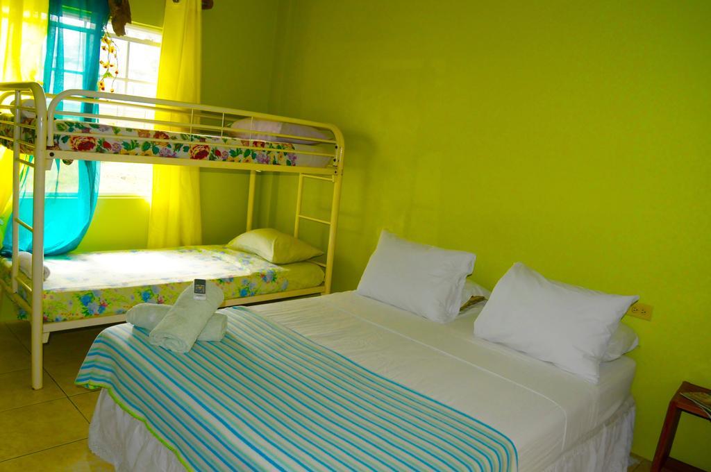 Fish Tobago Guesthouse Buccoo Екстер'єр фото