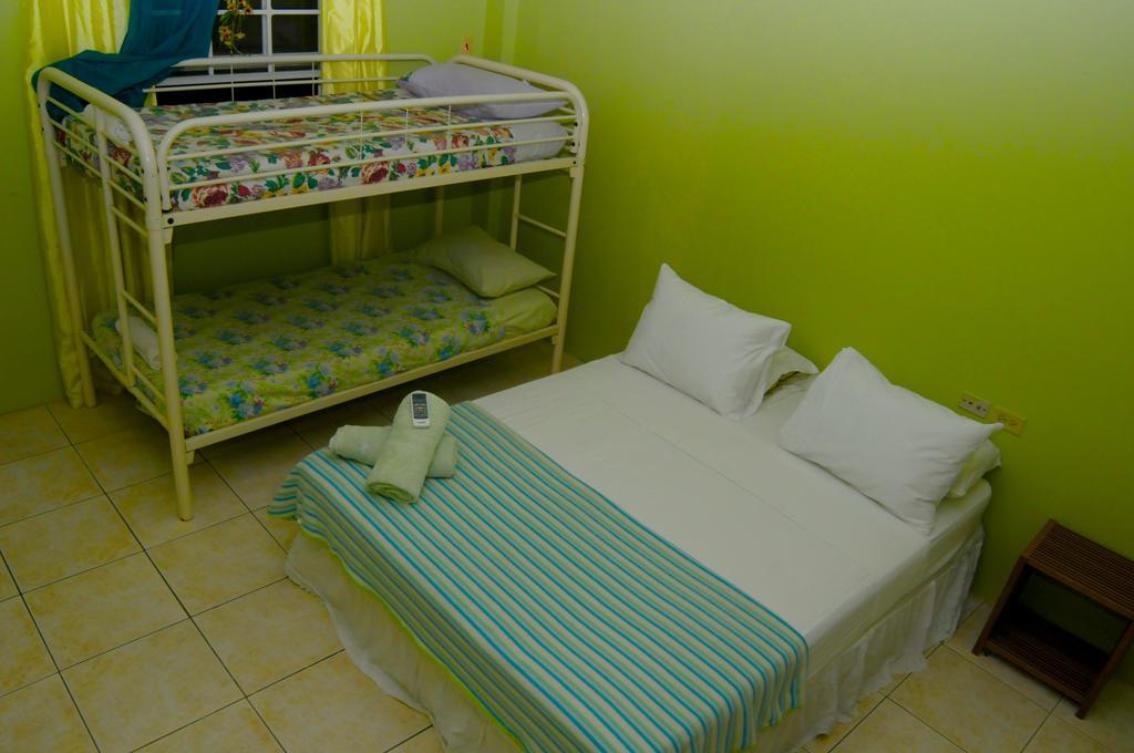 Fish Tobago Guesthouse Buccoo Екстер'єр фото