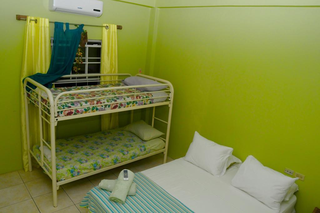 Fish Tobago Guesthouse Buccoo Екстер'єр фото