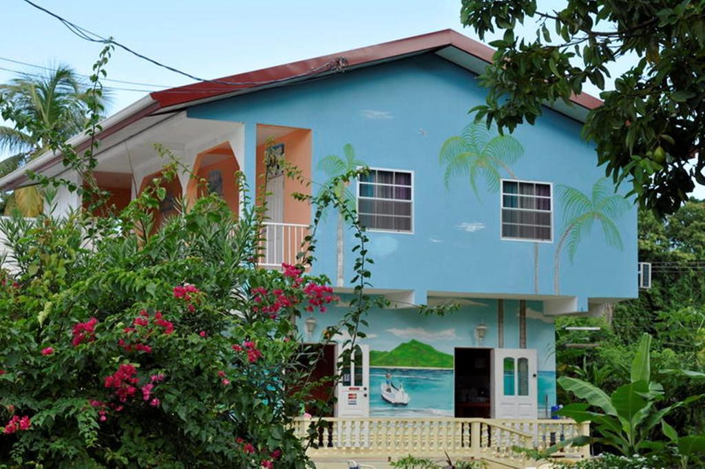 Fish Tobago Guesthouse Buccoo Екстер'єр фото